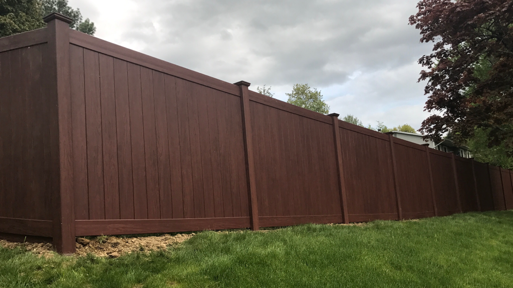 wood grain vinyl fence styles
